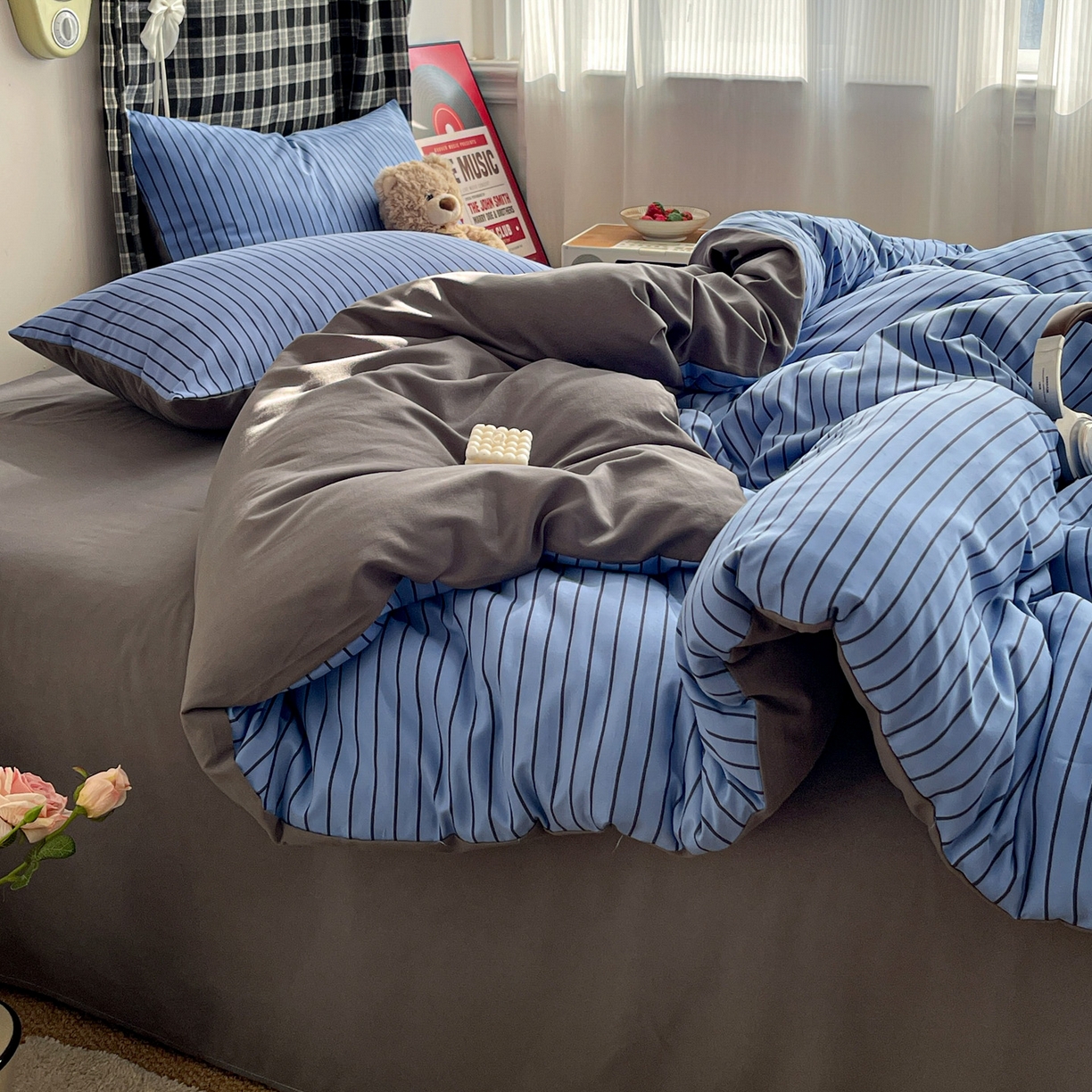 91家纺网 家纺一手货源 找家纺 赫然 2026新款水洗双层纱四件套 宝蓝黑条