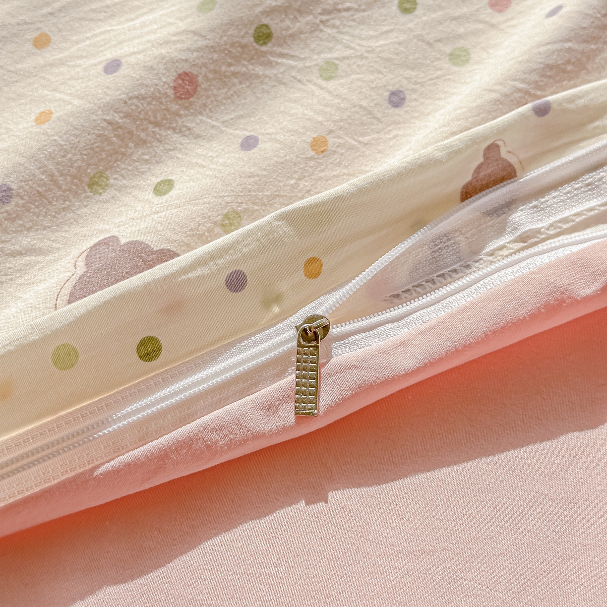 91家纺网 家纺一手货源 找家纺 斯卡诺家纺 2026新款春夏古法水洗仿棉云感纱四件套小布袋五件套 点点气球