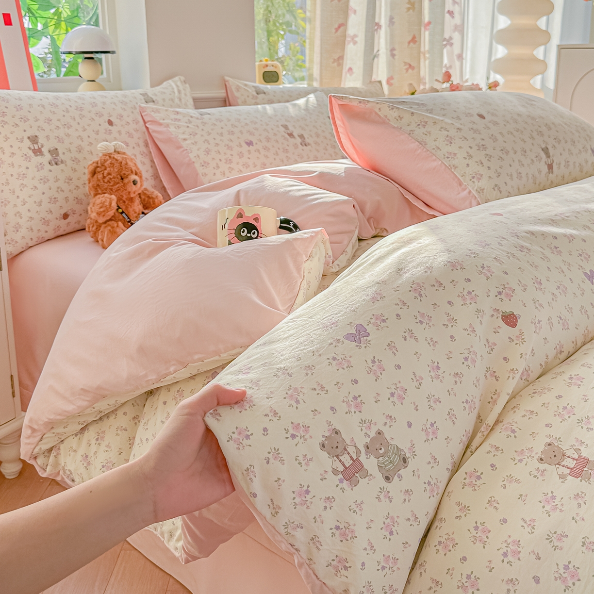 91家纺网 家纺一手货源 找家纺 斯卡诺家纺 2026新款春夏古法水洗仿棉云感纱四件套小布袋五件套 哆咪熊