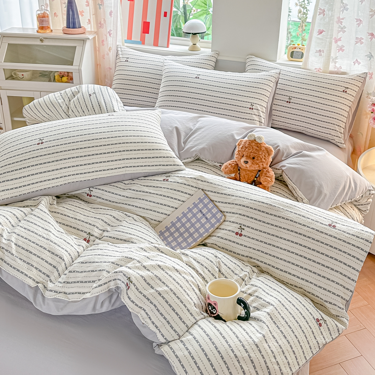 91家纺网 家纺一手货源 找家纺 斯卡诺家纺 2026新款春夏古法水洗仿棉云感纱四件套小布袋五件套 灰樱桃