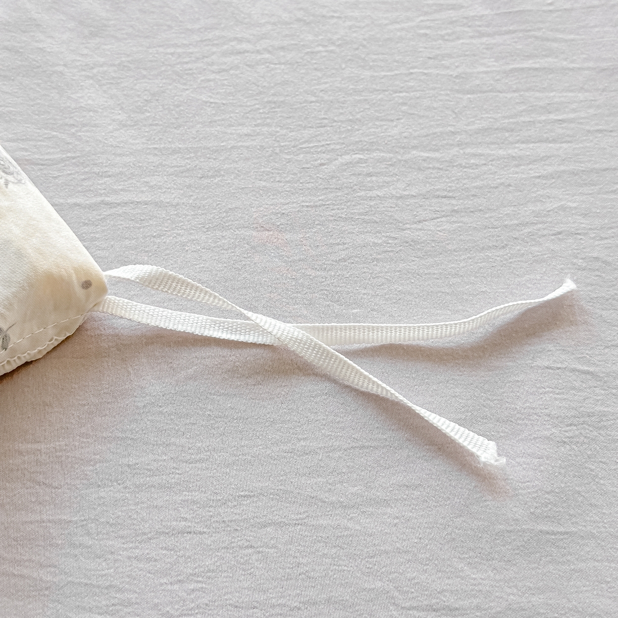 91家纺网 家纺一手货源 找家纺 斯卡诺家纺 2026新款春夏古法水洗仿棉云感纱四件套小布袋五件套 慕兮