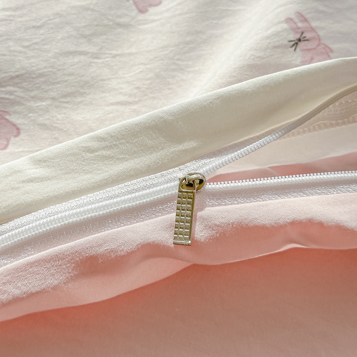 91家纺网 家纺一手货源 找家纺 斯卡诺家纺 2026新款春夏古法水洗仿棉云感纱四件套小布袋五件套 俏皮狗