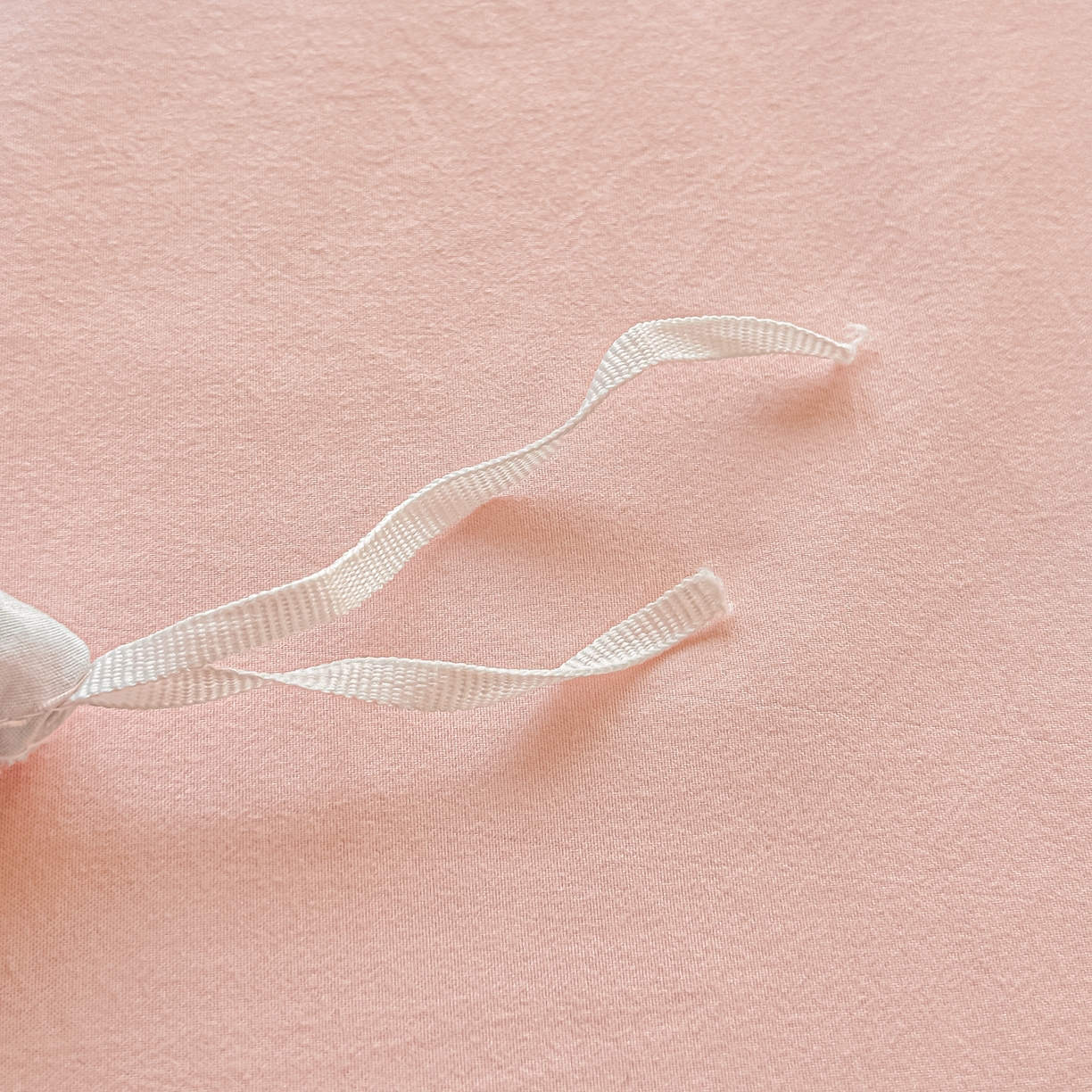 91家纺网 家纺一手货源 找家纺 斯卡诺家纺 2026新款春夏古法水洗仿棉云感纱四件套小布袋五件套 盛夏花开