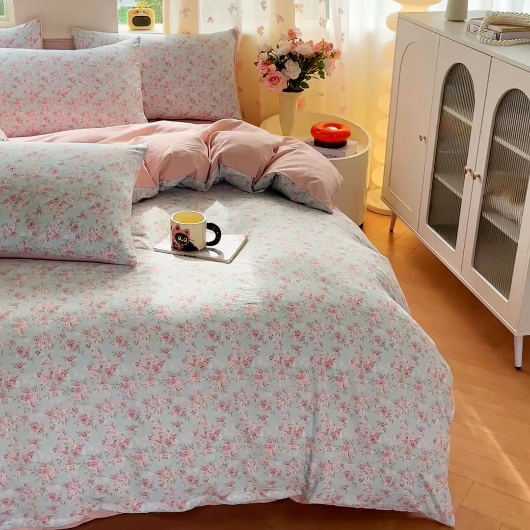 91家纺网 家纺一手货源 找家纺 斯卡诺家纺 2026新款春夏古法水洗仿棉云感纱四件套小布袋五件套 盛夏花开