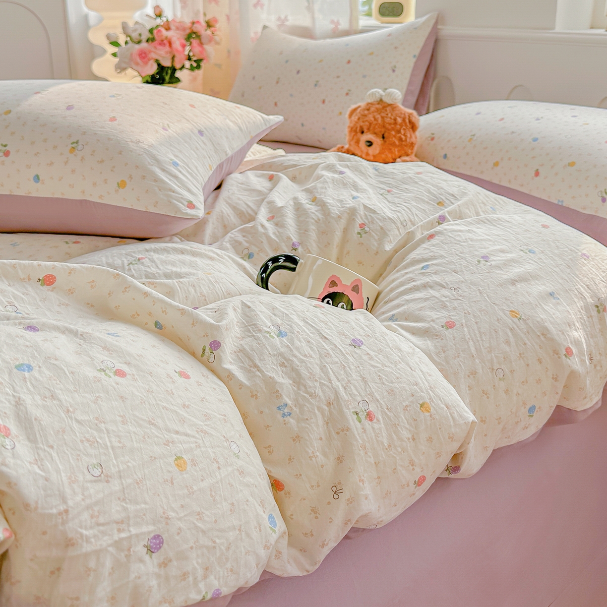 91家纺网 家纺一手货源 找家纺 斯卡诺家纺 2026新款春夏古法水洗仿棉云感纱四件套小布袋五件套 甜心草莓