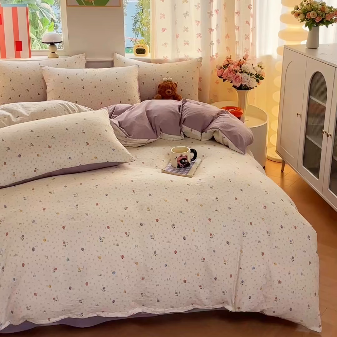 91家纺网 家纺一手货源 找家纺 斯卡诺家纺 2026新款春夏古法水洗仿棉云感纱四件套小布袋五件套 甜心草莓