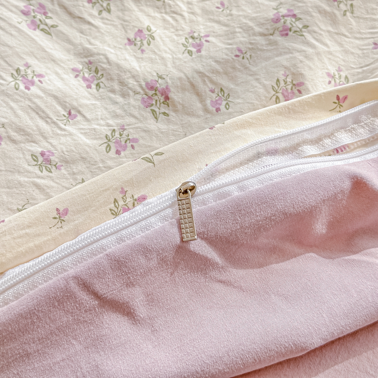 91家纺网 家纺一手货源 找家纺 斯卡诺家纺 2026新款春夏古法水洗仿棉云感纱四件套小布袋五件套 小夜曲-紫