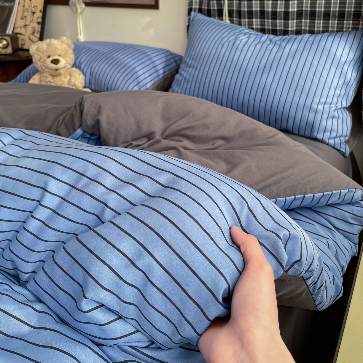 91家纺网 家纺一手货源 找家纺  赫然 2026新款水洗双层纱单品被套 宝蓝黑条