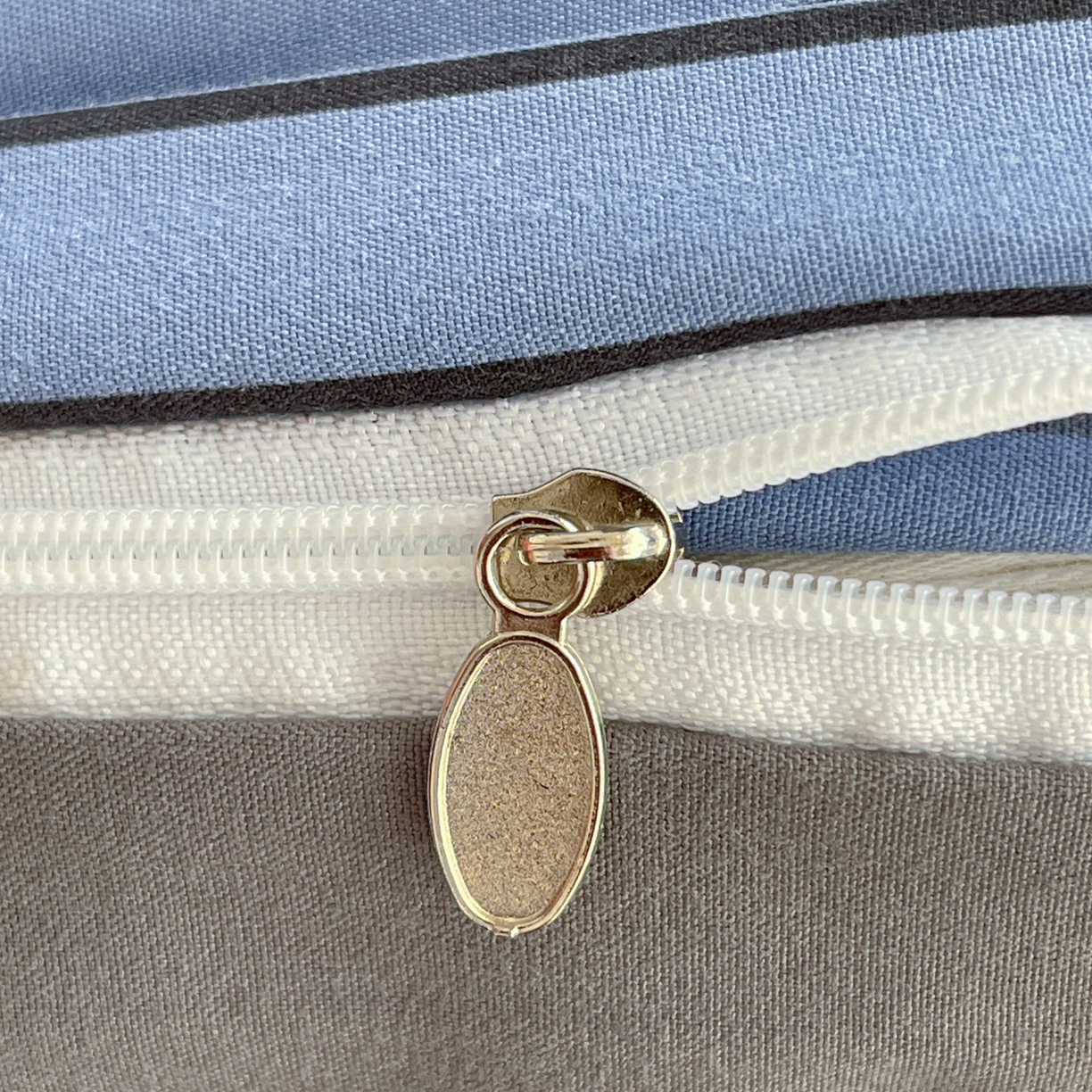 91家纺网 家纺一手货源 找家纺  赫然 2026新款水洗双层纱单品被套 宝蓝黑条