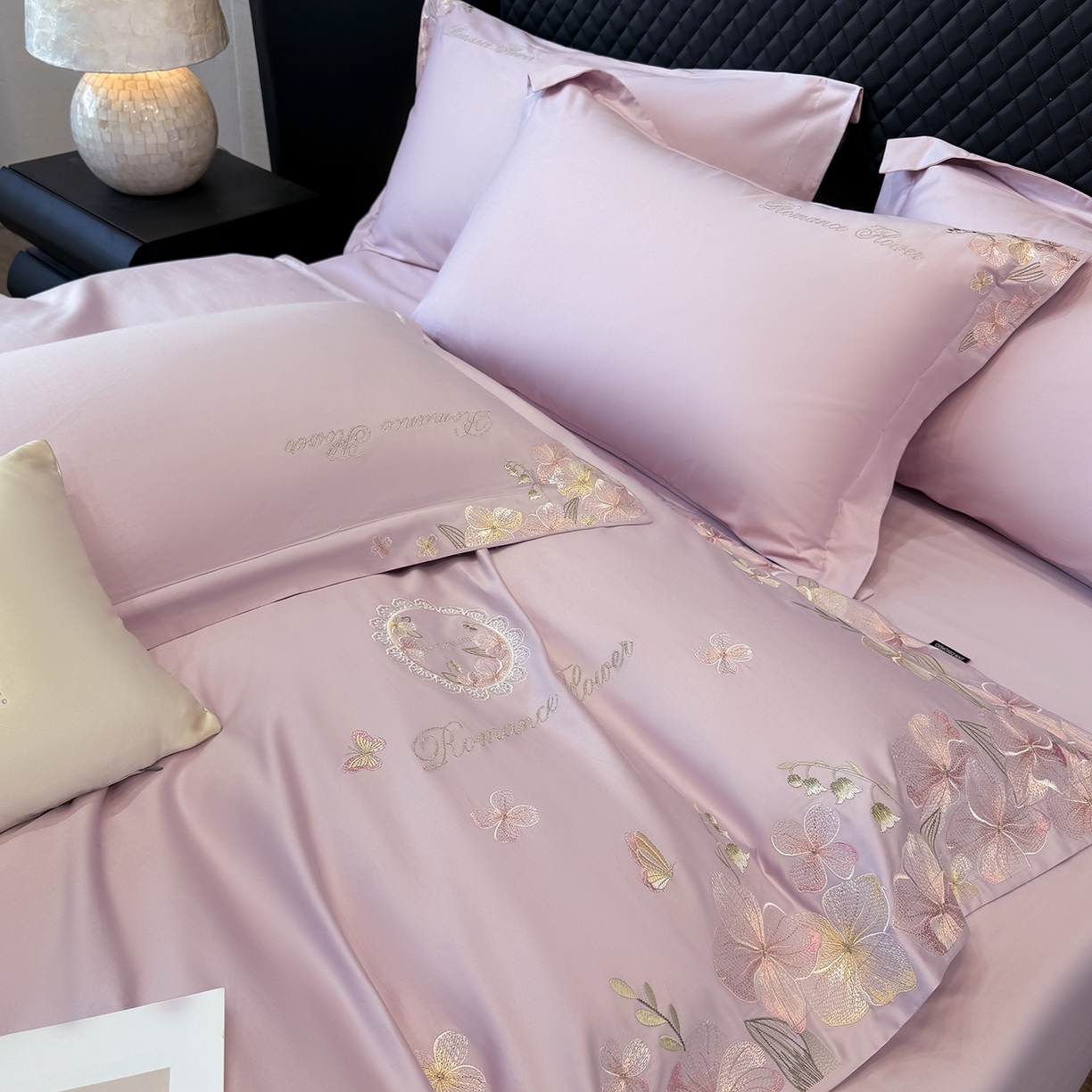 91家纺网 家纺一手货源 找家纺 家居1号家纺 2026新款长绒棉纯棉刺绣四件套-蝴蝶兰系列 蝴蝶兰-香芋紫