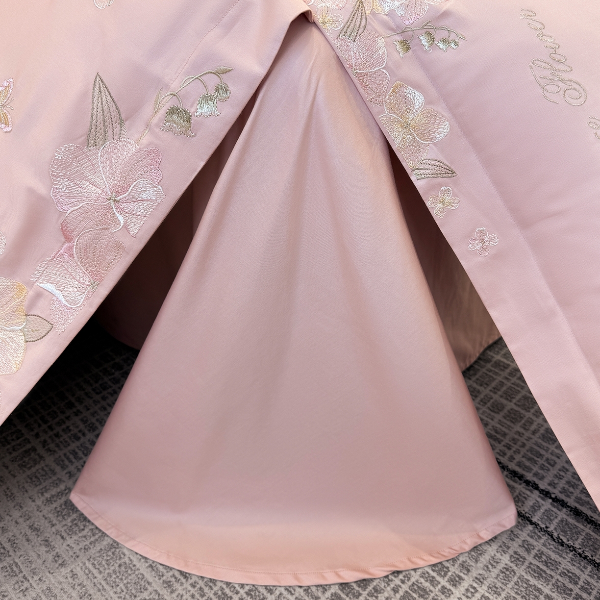 91家纺网 家纺一手货源 找家纺 家居1号家纺 2026新款长绒棉纯棉刺绣四件套-蝴蝶兰系列 蝴蝶兰-桃花粉