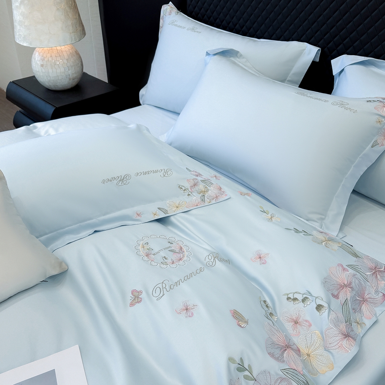 91家纺网 家纺一手货源 找家纺 家居1号家纺 2026新款长绒棉纯棉刺绣四件套-蝴蝶兰系列 蝴蝶兰-温馨蓝