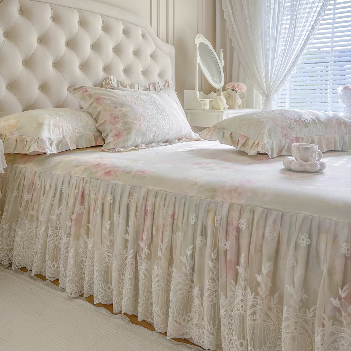 91家纺网 家纺一手货源 找家纺 恋尚 2026新款全棉印花床笠式床裙（控价135起） 春浅