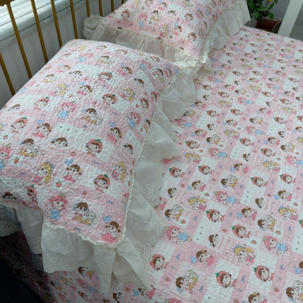 91家纺网 家纺一手货源 找家纺 暖居 2026新款大尺寸双层纱高温砂洗245X265床盖三件套 小丸子