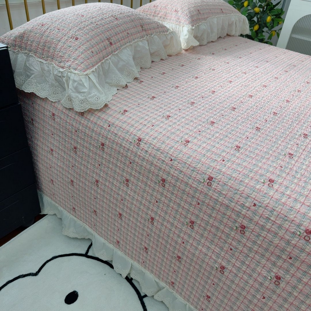 91家纺网 家纺一手货源 找家纺 暖居 2026新款大尺寸双层纱高温砂洗245X265床盖三件套 樱桃可可