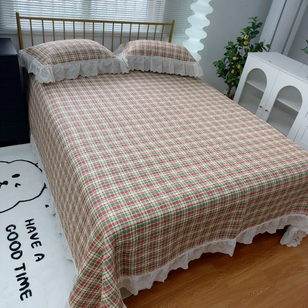 91家纺网 家纺一手货源 找家纺 暖居 2026新款大尺寸双层纱高温砂洗245X265床盖三件套 粉绿格