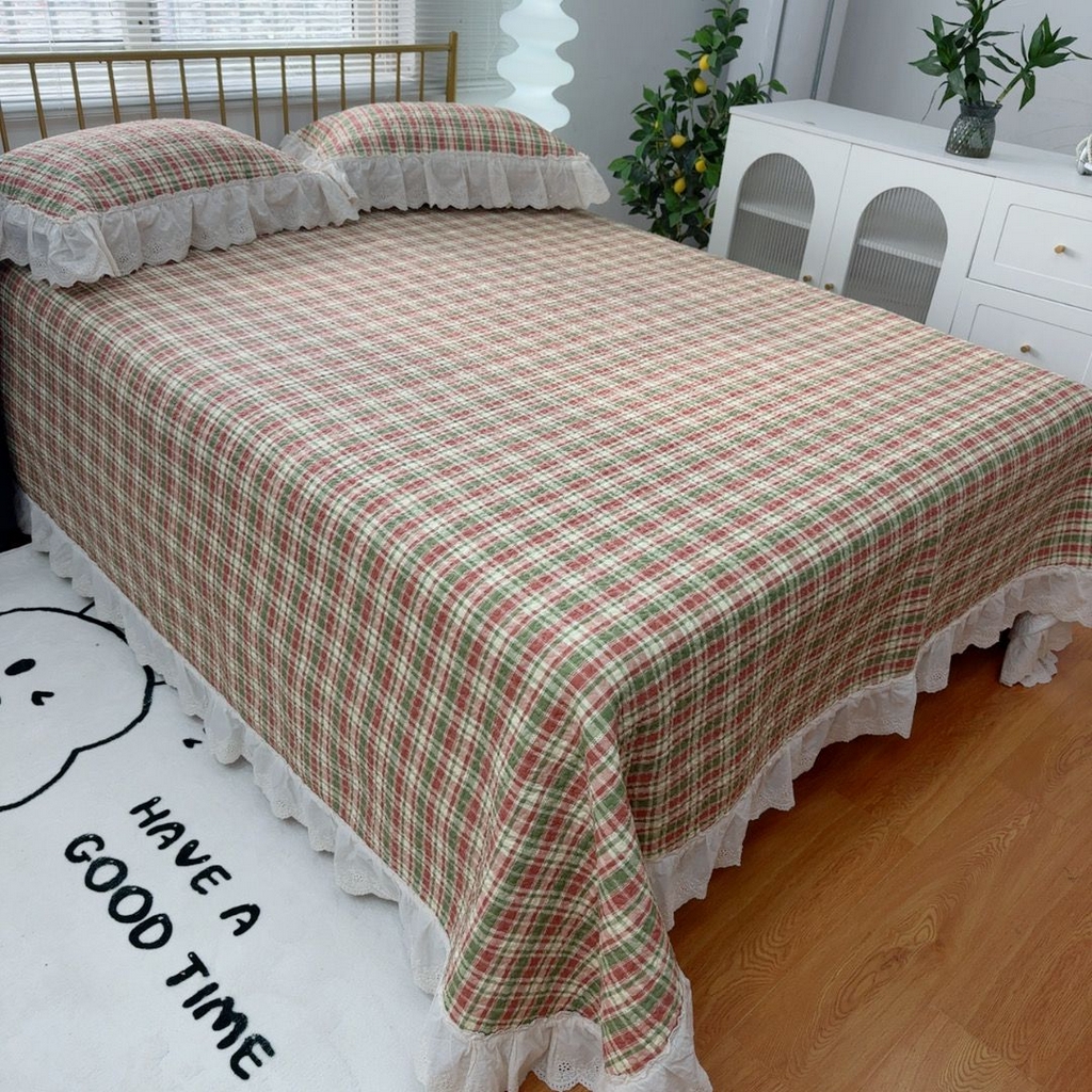 91家纺网 家纺一手货源 找家纺 暖居 2026新款大尺寸双层纱高温砂洗245X265床盖三件套 粉绿格