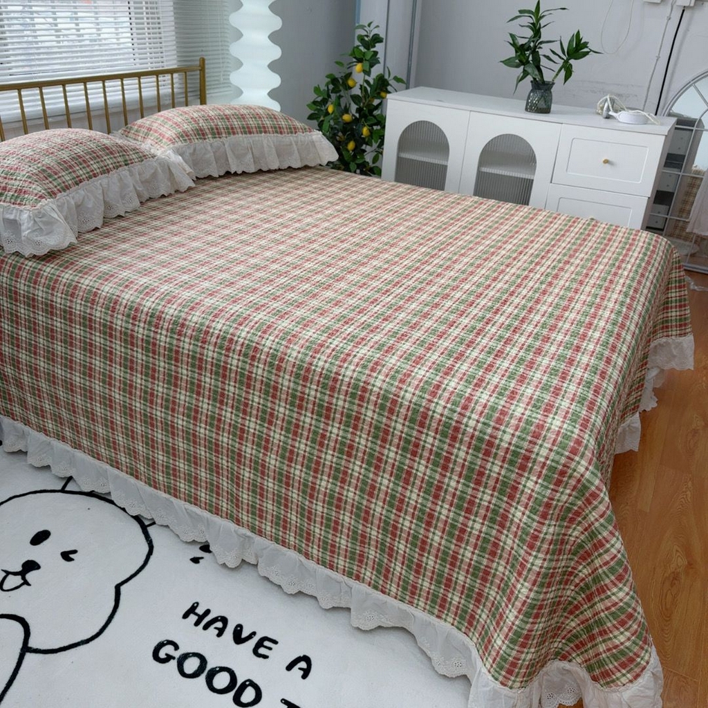 91家纺网 家纺一手货源 找家纺 暖居 2026新款大尺寸双层纱高温砂洗245X265床盖三件套 粉绿格