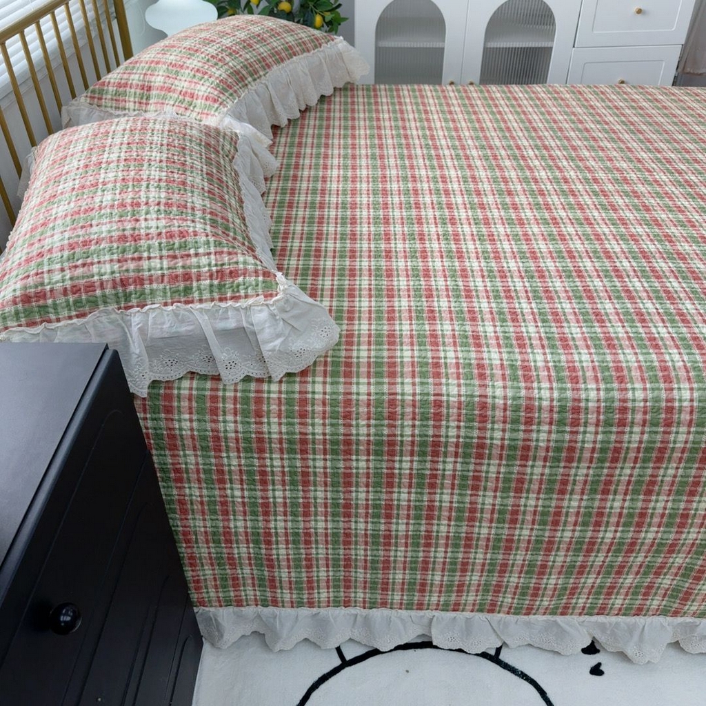 91家纺网 家纺一手货源 找家纺 暖居 2026新款大尺寸双层纱高温砂洗245X265床盖三件套 粉绿格