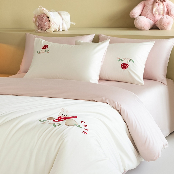 91家纺网 家纺一手货源 找家纺 618家纺 2026新款A类60支全棉纯棉绣花四件套-牛油果系列 蘑菇兔米粉