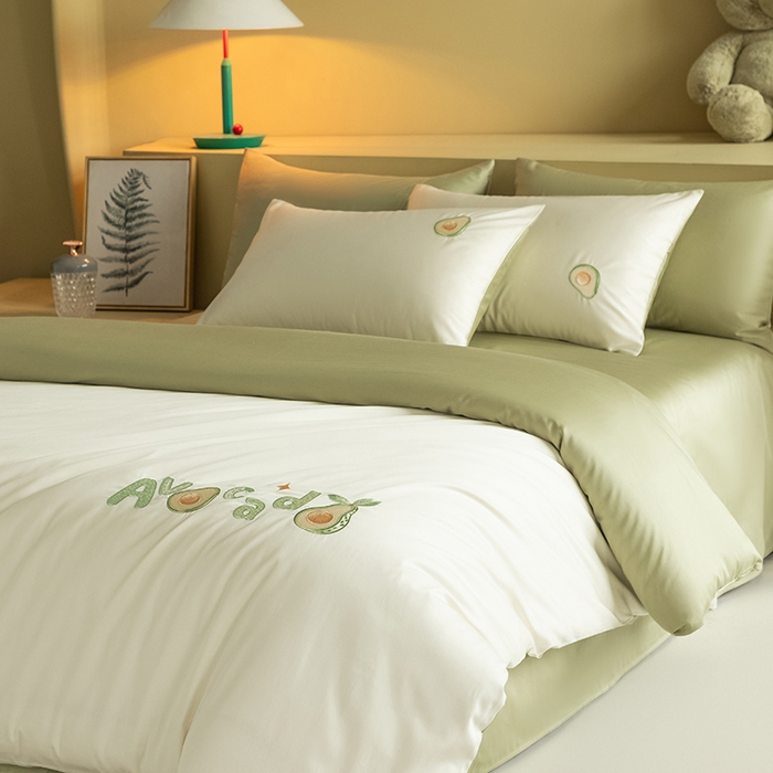 91家纺网 家纺一手货源 找家纺 618家纺 2026新款A类60支全棉纯棉绣花四件套-牛油果系列 牛油果米绿