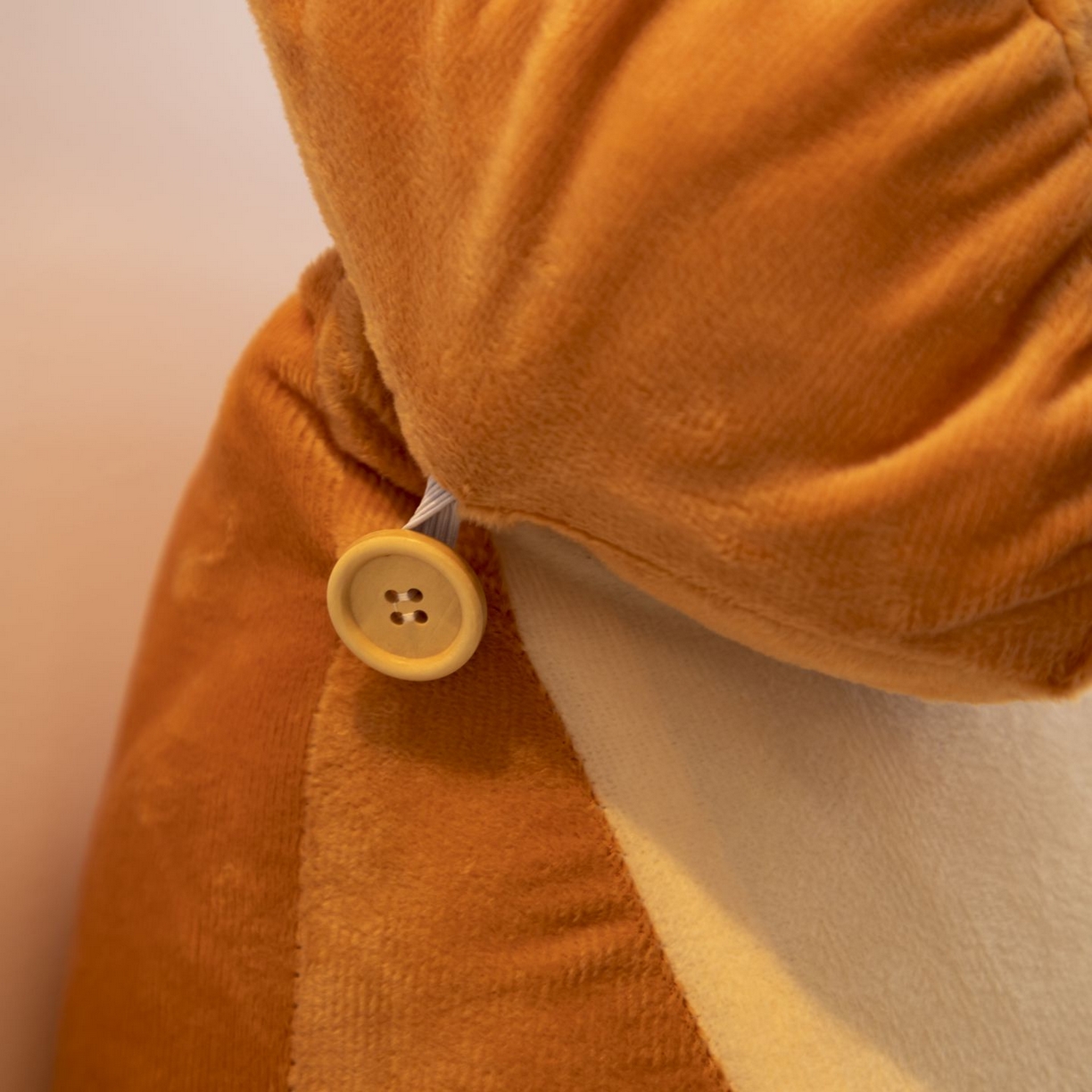 91家纺网 家纺一手货源 找家纺 （总）沐沐家纺 2026新款卡通表情包三角小靠背