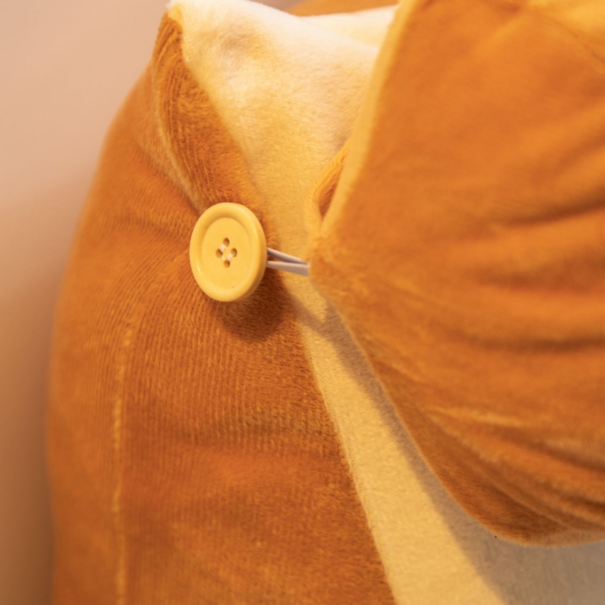 91家纺网 家纺一手货源 找家纺 沐沐家纺 2026新款卡通表情包三角小靠背 机智如我