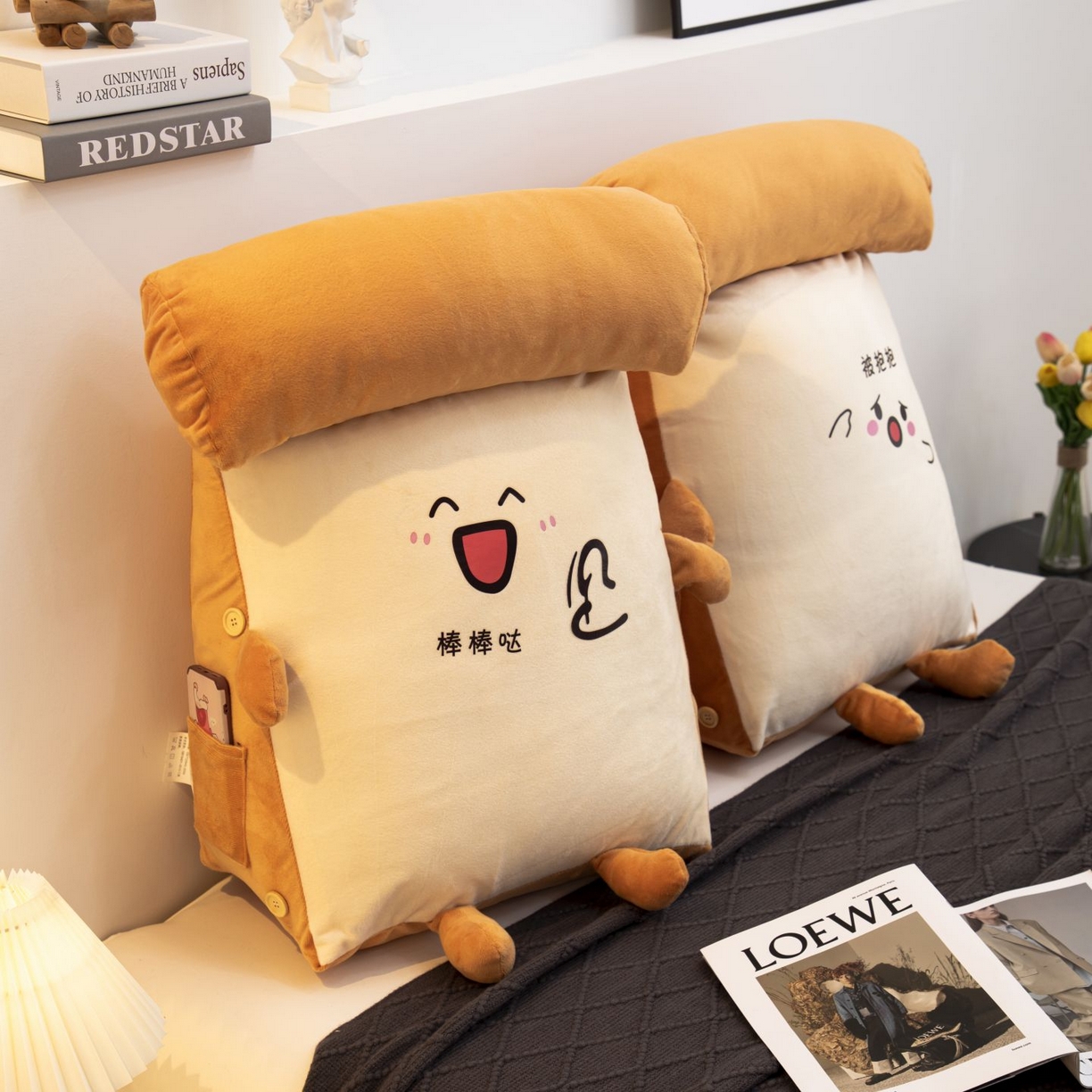 91家纺网 家纺一手货源 找家纺 沐沐家纺 2026新款卡通表情包三角小靠背 棒棒哒