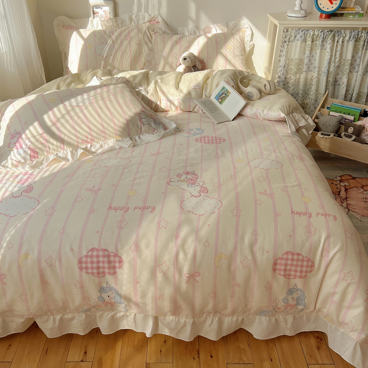 91家纺网 家纺一手货源 找家纺 六巷胡同 2026春夏新款韩系花边款卡通40支13070全棉四件套（第二系列）-风格二 花边梦幻星河马