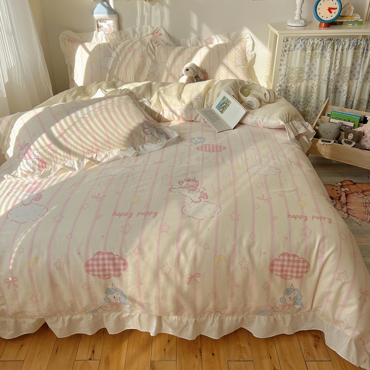 91家纺网 家纺一手货源 找家纺 六巷胡同 2026春夏新款韩系花边款卡通40支13070全棉四件套（第二系列）-风格二 花边梦幻星河马