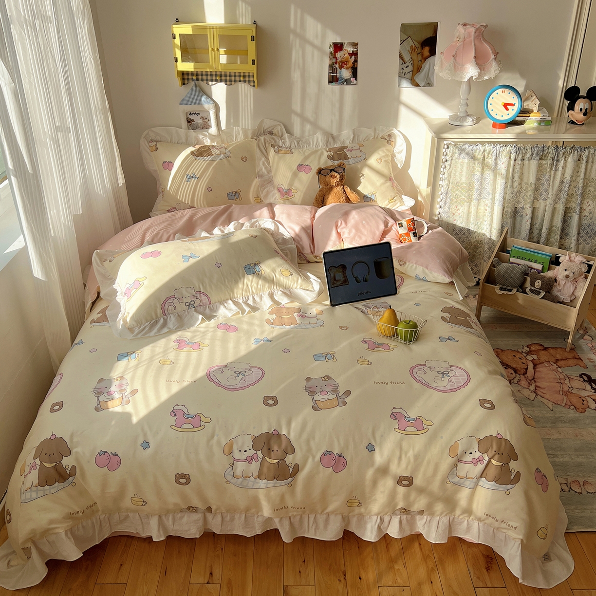 91家纺网 家纺一手货源 找家纺 六巷胡同 2026春夏新款韩系花边款卡通40支13070全棉四件套（第二系列）-风格二 花边狗狗轰趴记