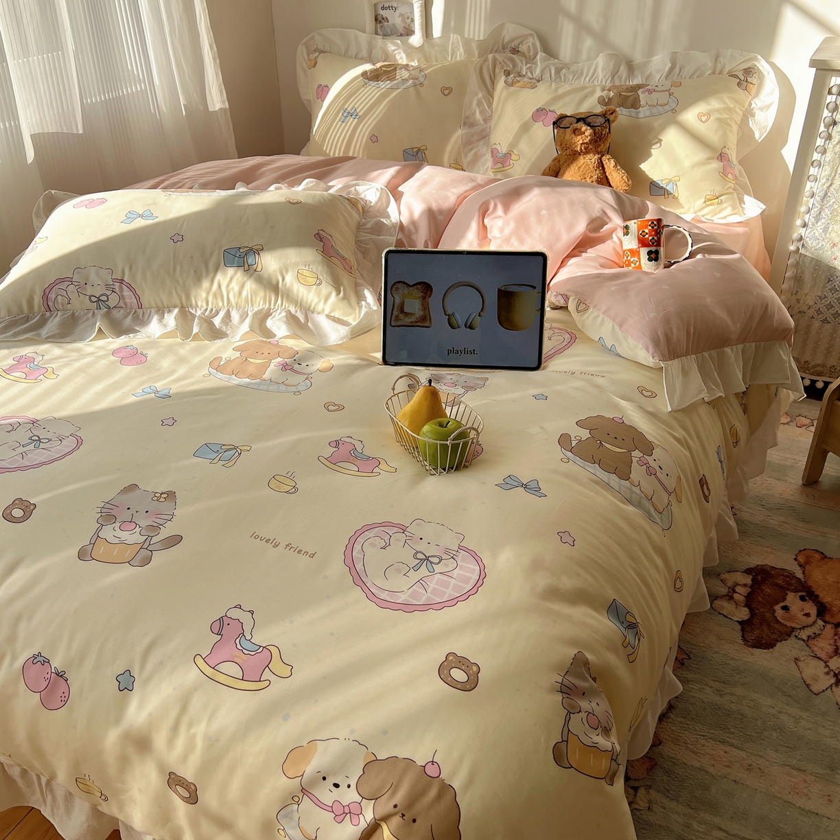 91家纺网 家纺一手货源 找家纺 六巷胡同 2026春夏新款韩系花边款卡通40支13070全棉四件套（第二系列）-风格二 花边狗狗轰趴记