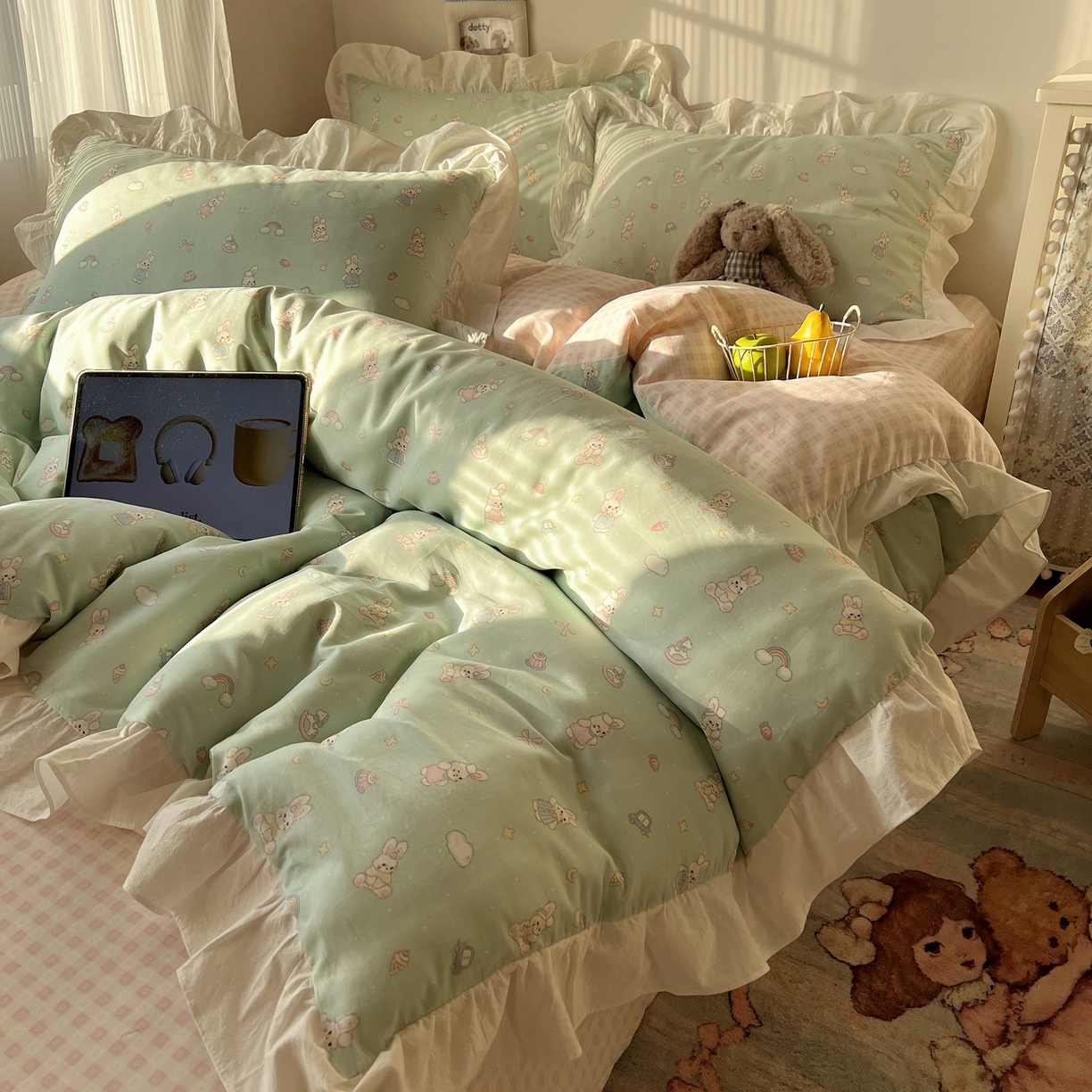 91家纺网 家纺一手货源 找家纺 六巷胡同 2026春夏新款韩系花边款卡通40支13070全棉四件套（第二系列）-风格二 花边萝莉邦尼兔