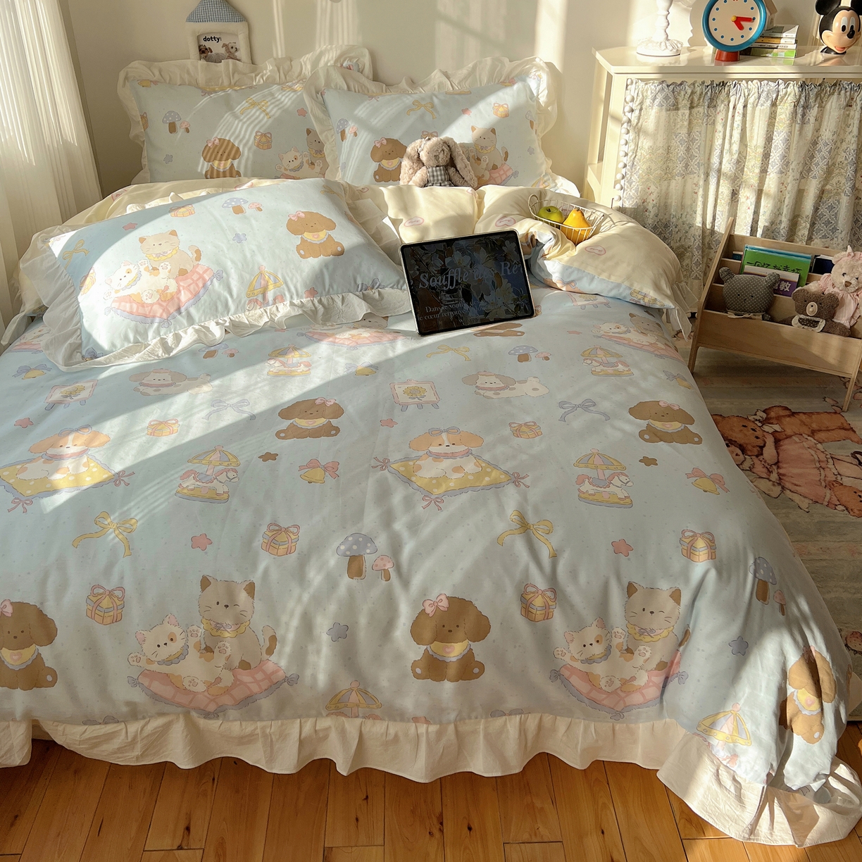 91家纺网 家纺一手货源 找家纺 六巷胡同 2026春夏新款韩系花边款卡通40支13070全棉四件套（第二系列）-风格二 花边猫狗游园会