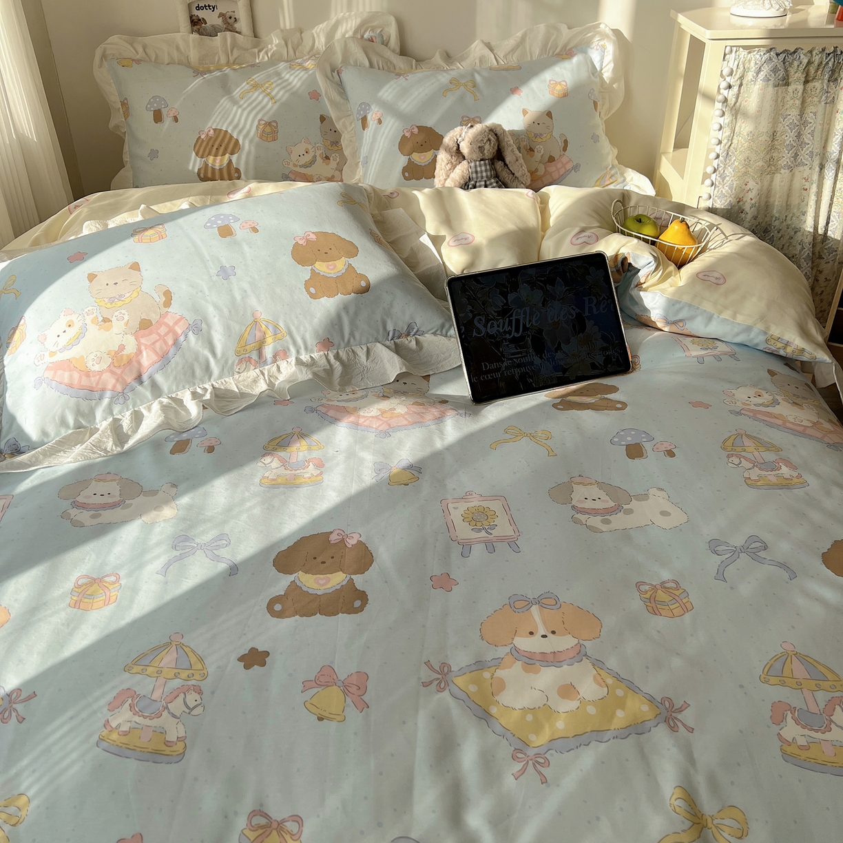 91家纺网 家纺一手货源 找家纺 六巷胡同 2026春夏新款韩系花边款卡通40支13070全棉四件套（第二系列）-风格二 花边猫狗游园会