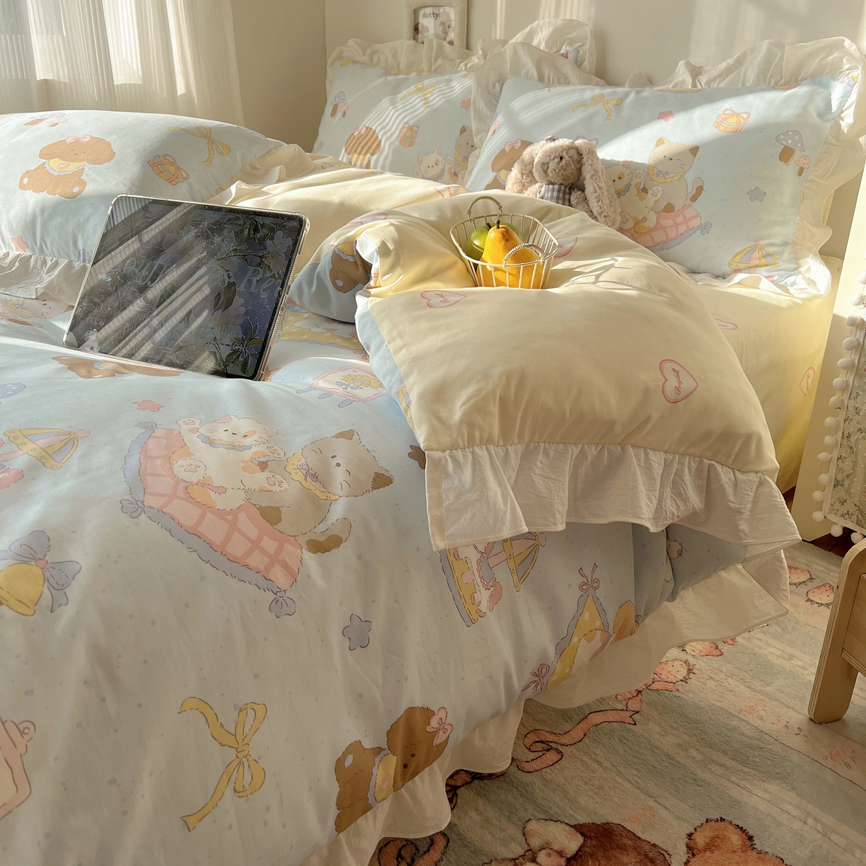 91家纺网 家纺一手货源 找家纺 六巷胡同 2026春夏新款韩系花边款卡通40支13070全棉四件套（第二系列）-风格二 花边猫狗游园会