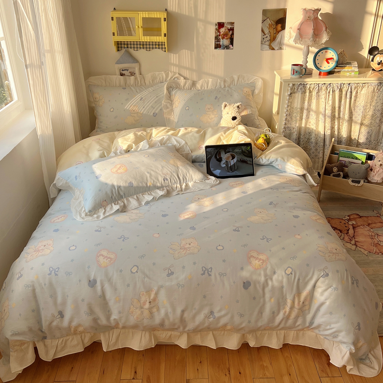 91家纺网 家纺一手货源 找家纺 六巷胡同 2026春夏新款韩系花边款卡通40支13070全棉四件套（第二系列）-风格二 花边萌趣小飞犬