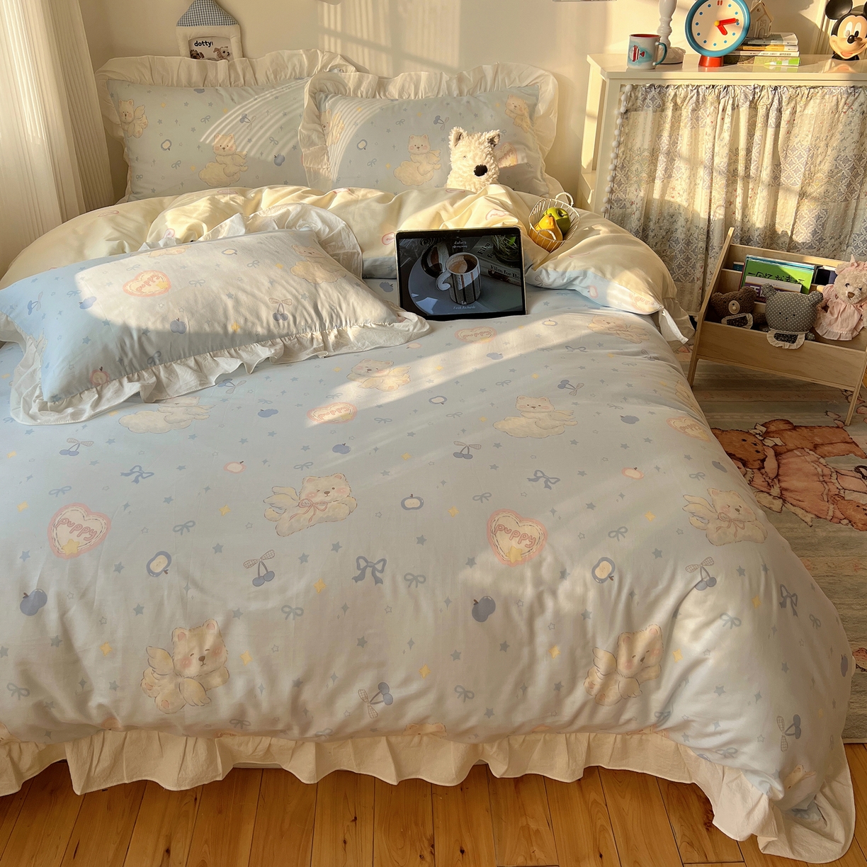 91家纺网 家纺一手货源 找家纺 六巷胡同 2026春夏新款韩系花边款卡通40支13070全棉四件套（第二系列）-风格二 花边萌趣小飞犬