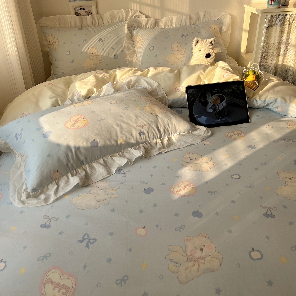 91家纺网 家纺一手货源 找家纺 六巷胡同 2026春夏新款韩系花边款卡通40支13070全棉四件套（第二系列）-风格二 花边萌趣小飞犬