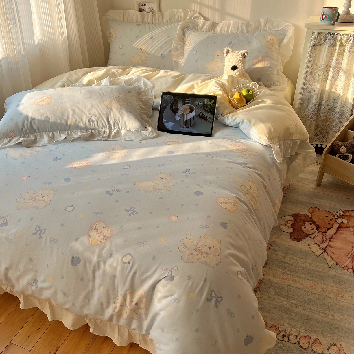 91家纺网 家纺一手货源 找家纺 六巷胡同 2026春夏新款韩系花边款卡通40支13070全棉四件套（第二系列）-风格二 花边萌趣小飞犬