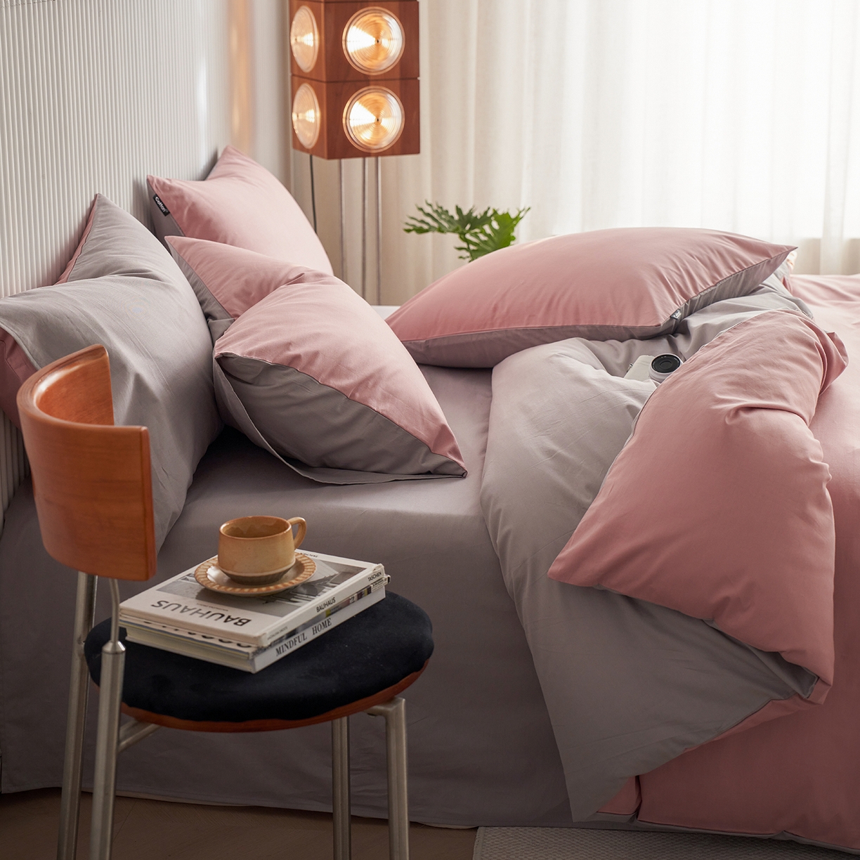 91家纺网 家纺一手货源 找家纺 小懒猪 2026新款13372A类双拼纯色全棉纯棉四件套 （提供买家秀） 豆沙-银灰