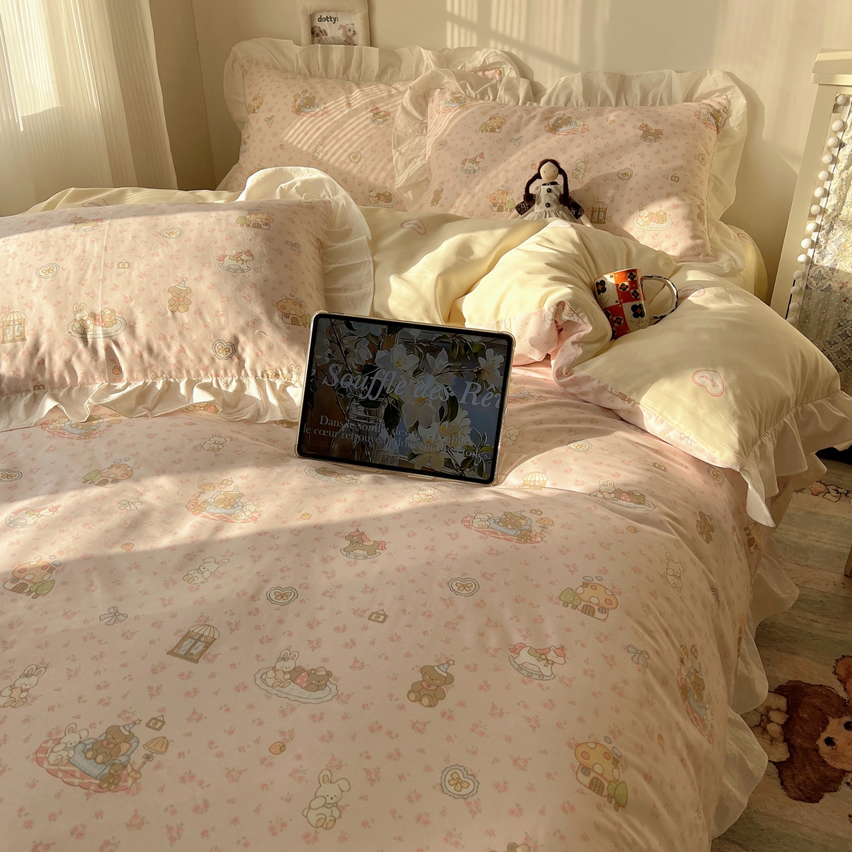 91家纺网 家纺一手货源 找家纺 六巷胡同 2026春夏新款韩系花边款卡通40支13070全棉四件套（第二系列）-风格二 花边秘境木马记