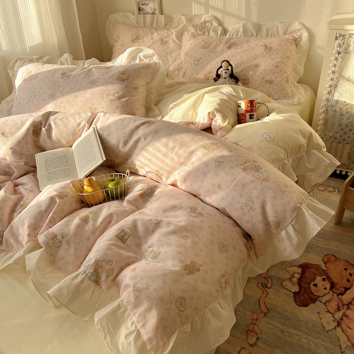 91家纺网 家纺一手货源 找家纺 六巷胡同 2026春夏新款韩系花边款卡通40支13070全棉四件套（第二系列）-风格二 花边秘境木马记