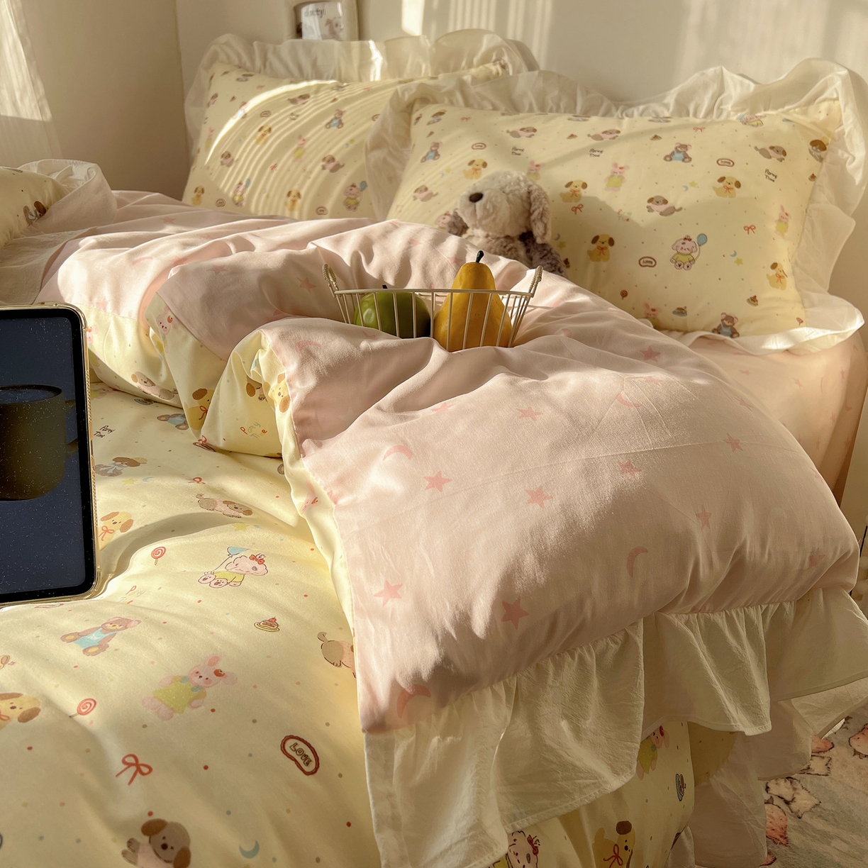 91家纺网 家纺一手货源 找家纺 六巷胡同 2026春夏新款韩系花边款卡通40支13070全棉四件套（第二系列）-风格二 花边气球派希犬