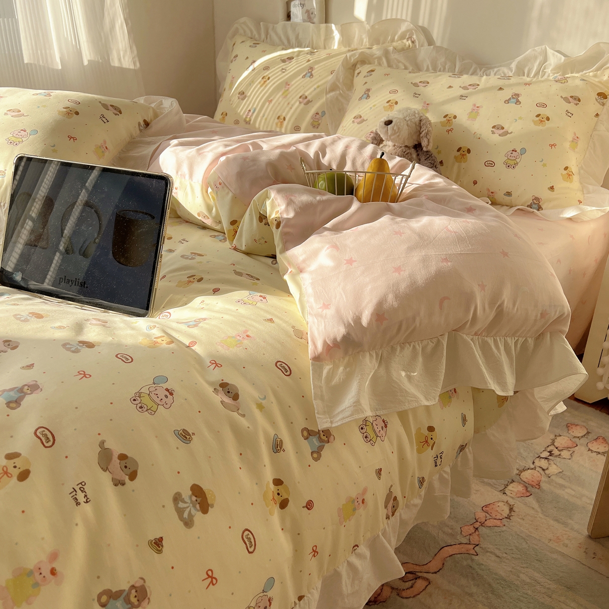 91家纺网 家纺一手货源 找家纺 六巷胡同 2026春夏新款韩系花边款卡通40支13070全棉四件套（第二系列）-风格二 花边气球派希犬