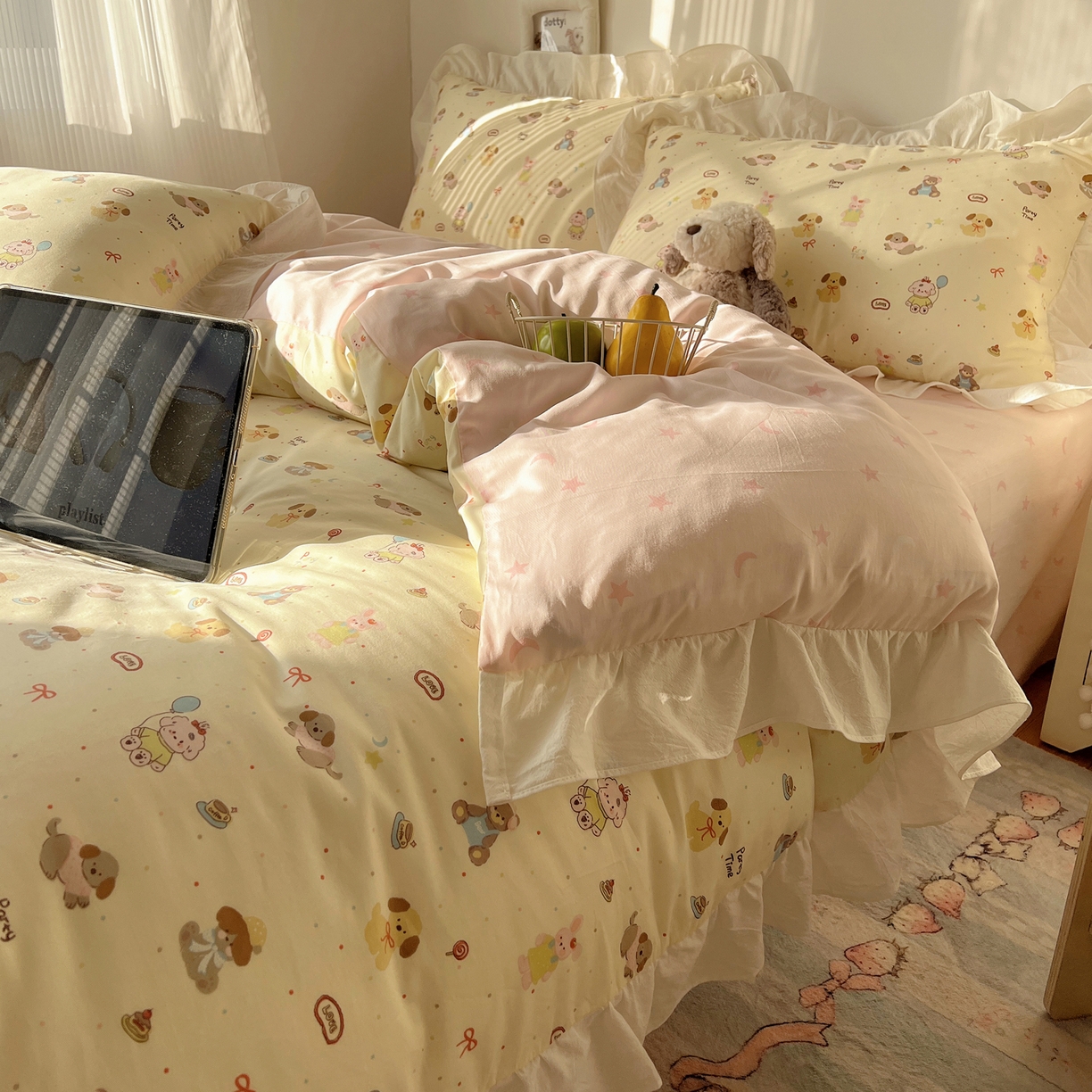 91家纺网 家纺一手货源 找家纺 六巷胡同 2026春夏新款韩系花边款卡通40支13070全棉四件套（第二系列）-风格二 花边气球派希犬