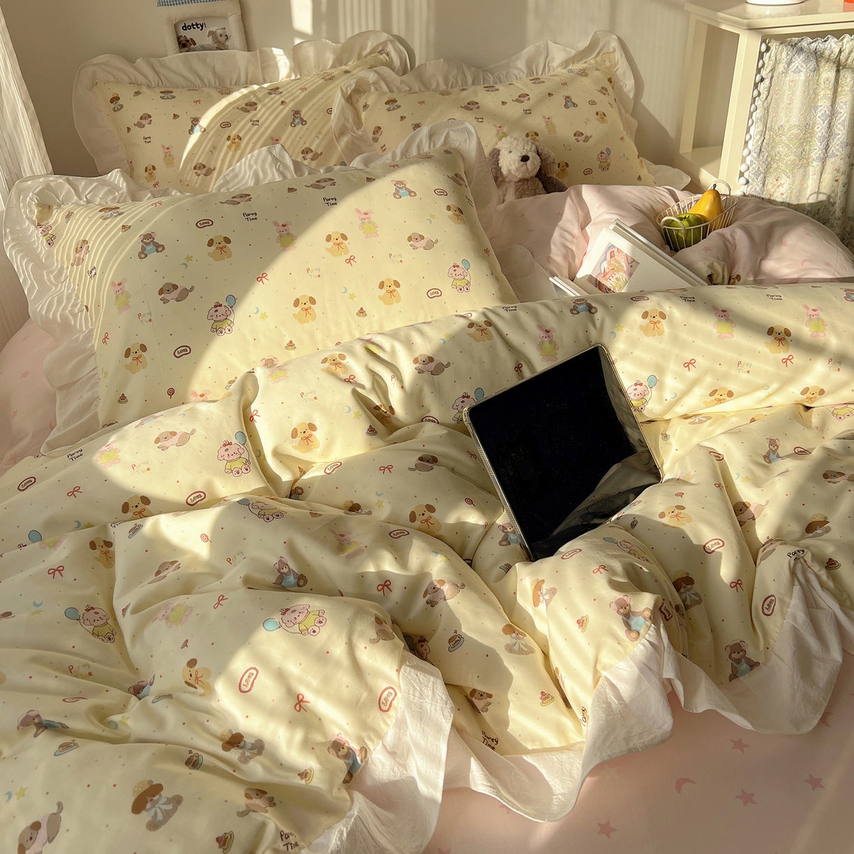 91家纺网 家纺一手货源 找家纺 六巷胡同 2026春夏新款韩系花边款卡通40支13070全棉四件套（第二系列）-风格二 花边气球派希犬