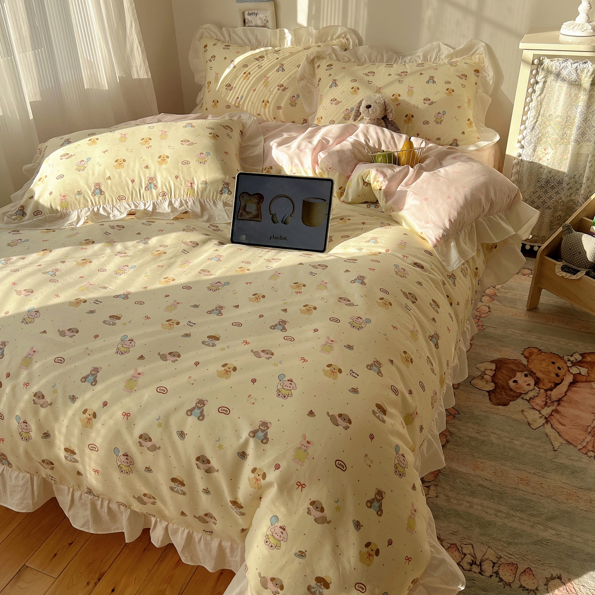 91家纺网 家纺一手货源 找家纺 六巷胡同 2026春夏新款韩系花边款卡通40支13070全棉四件套（第二系列）-风格二 花边气球派希犬