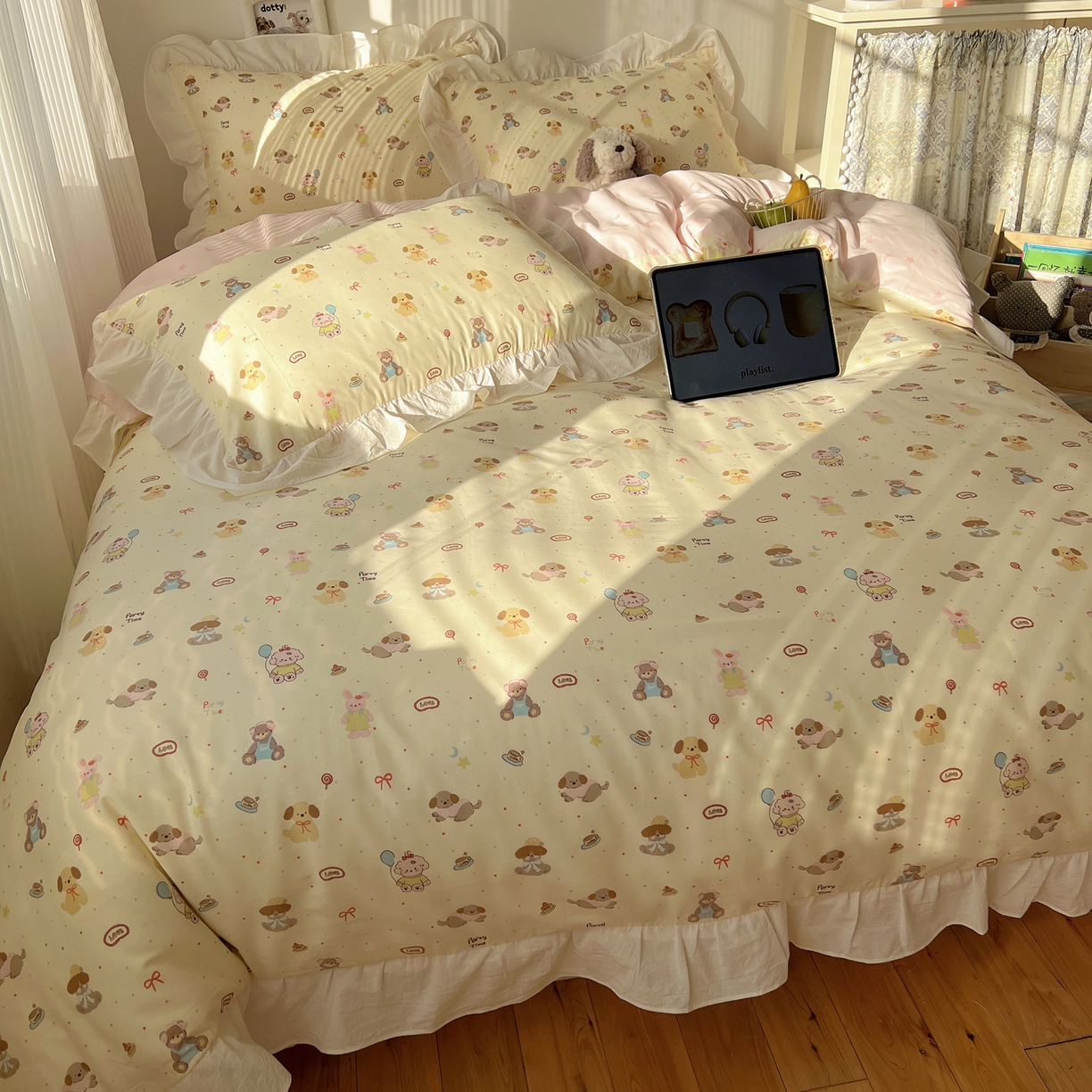 91家纺网 家纺一手货源 找家纺 六巷胡同 2026春夏新款韩系花边款卡通40支13070全棉四件套（第二系列）-风格二 花边气球派希犬