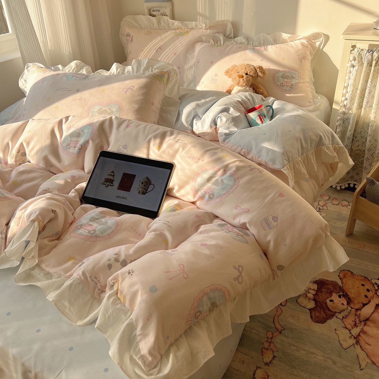 91家纺网 家纺一手货源 找家纺 六巷胡同 2026春夏新款韩系花边款卡通40支13070全棉四件套（第二系列）-风格二 花边小狗茶话会